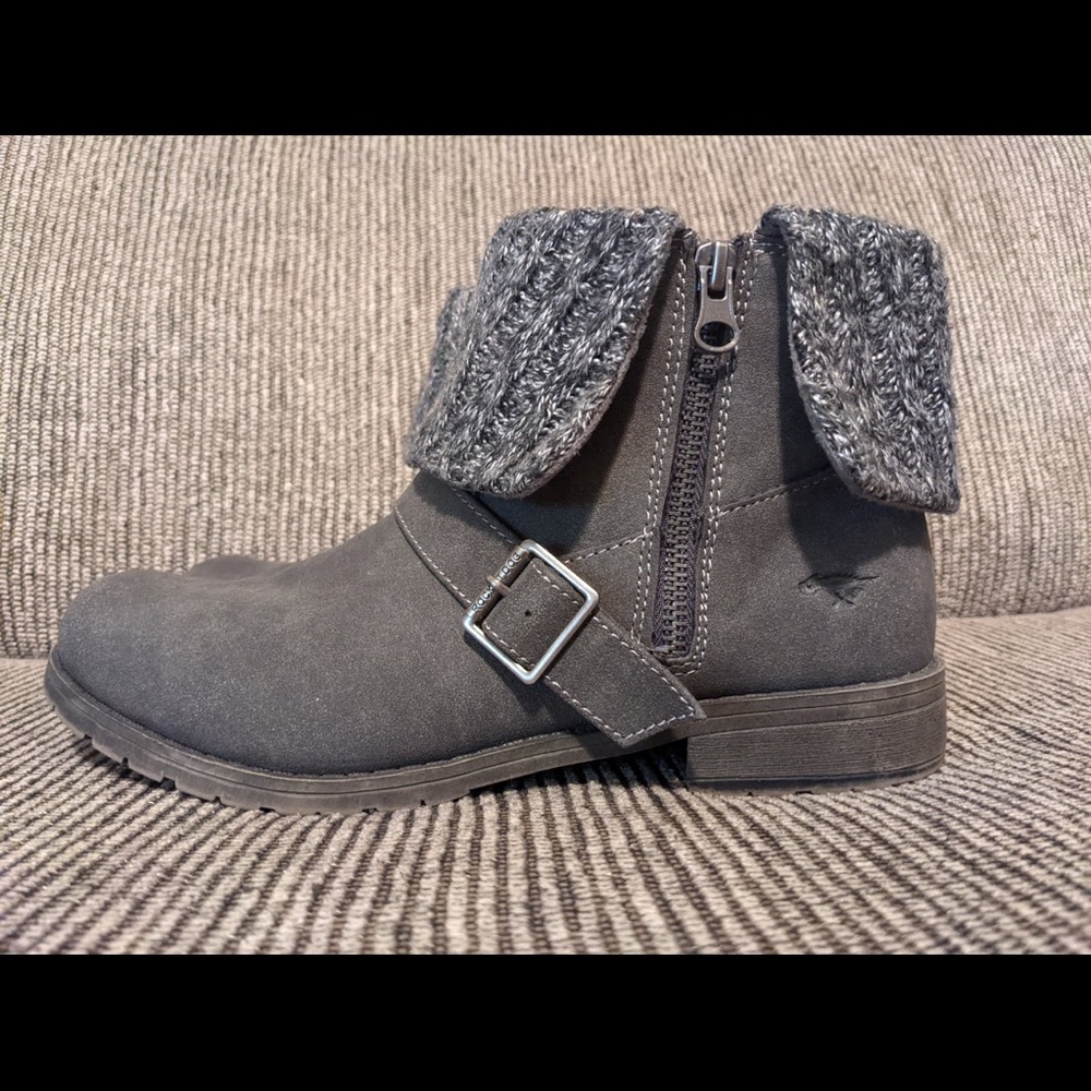 Gray boot
